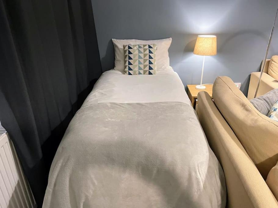 Aspen House Villa Бирмингам Екстериор снимка